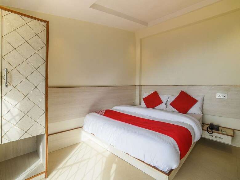 Hotel Oyo 24895 Mid Town