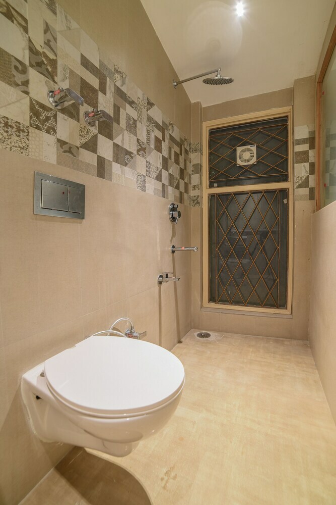 Hotel Oyo 24895 Mid Town