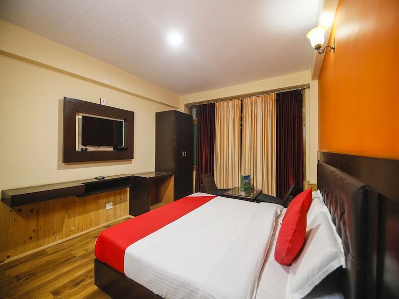 Oyo 27062 Hotel Green View