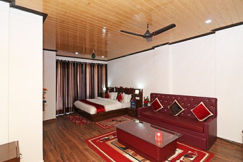 Hotel Oyo 14686 Seven Heavens