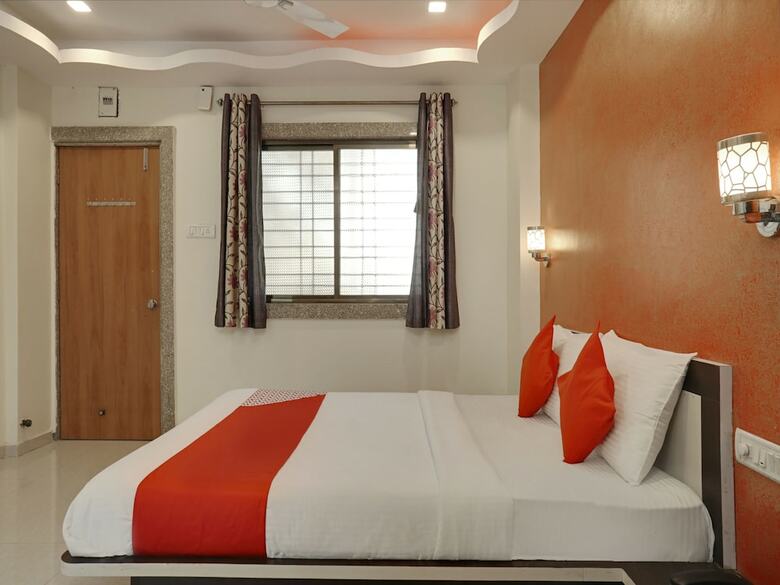 Hotel Oyo 13902 Orient Bay Inn