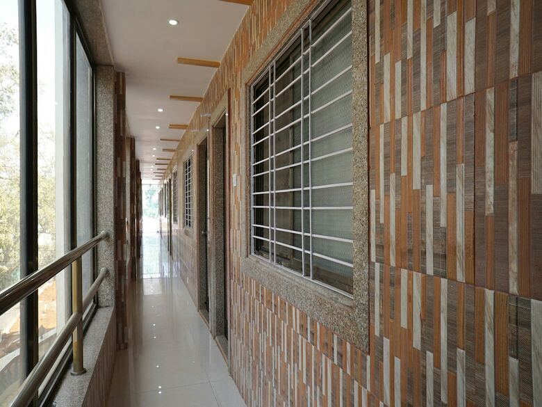 Hotel Oyo 13902 Orient Bay Inn
