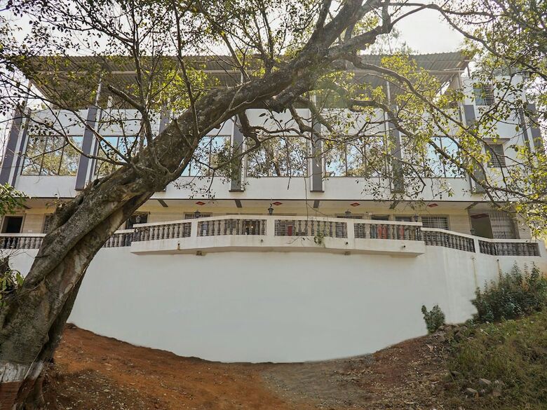 Hotel Oyo 13902 Orient Bay Inn