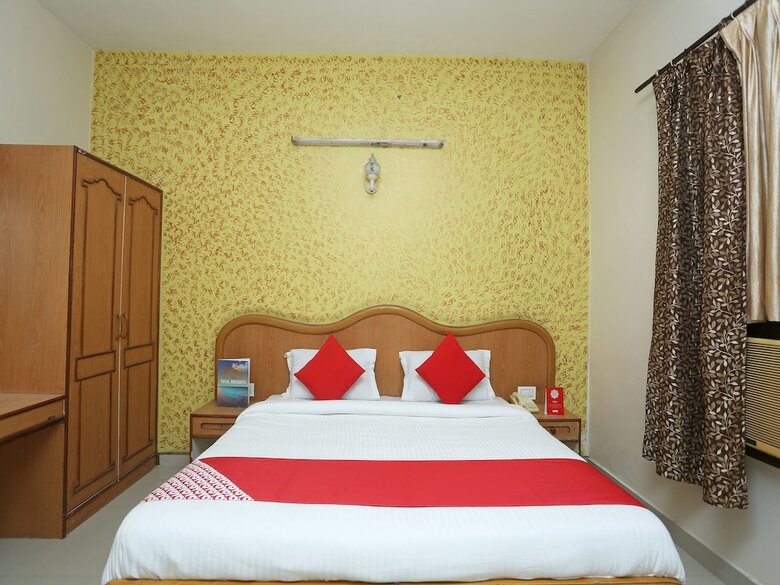 Oyo 16906 Hotel Balsons