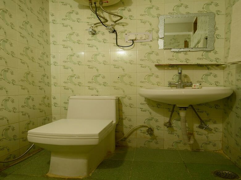 Hotel Oyo 17358 D K Residency
