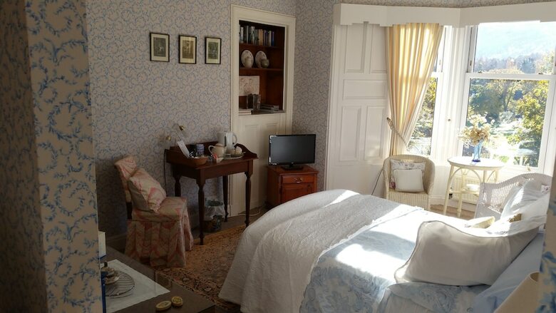 Bed & Breakfast Woodburn House