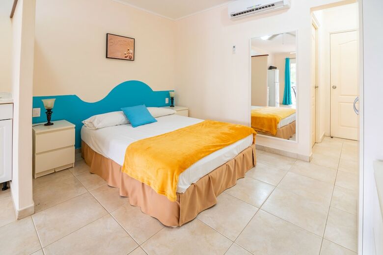 Hotel Aqua Viva Suites