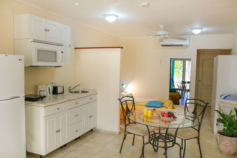 Hotel Aqua Viva Suites