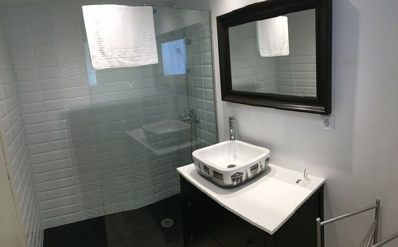 Apartamentos Aiguaneu S Ermita