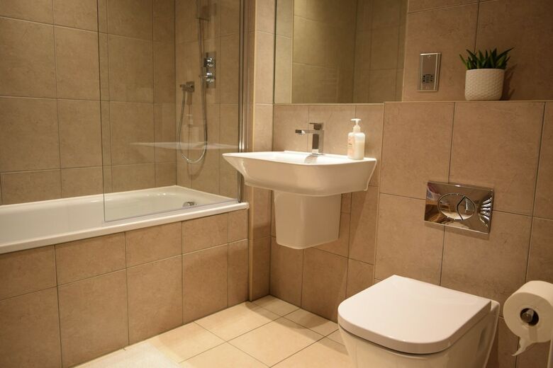 Spacious 2 Bedroom Apartment In Blackheath