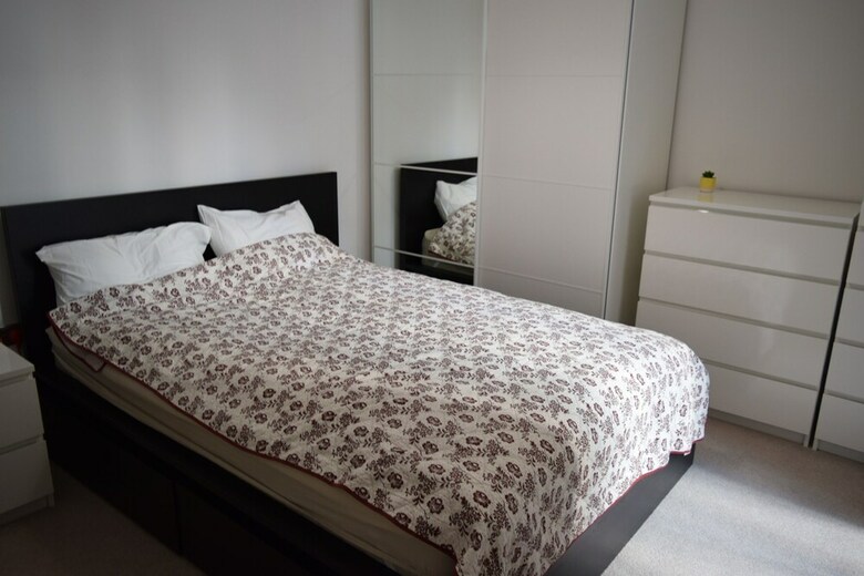 Spacious 2 Bedroom Apartment In Blackheath