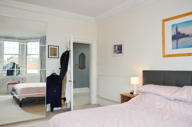 3 Bedroom Family Home With Garden