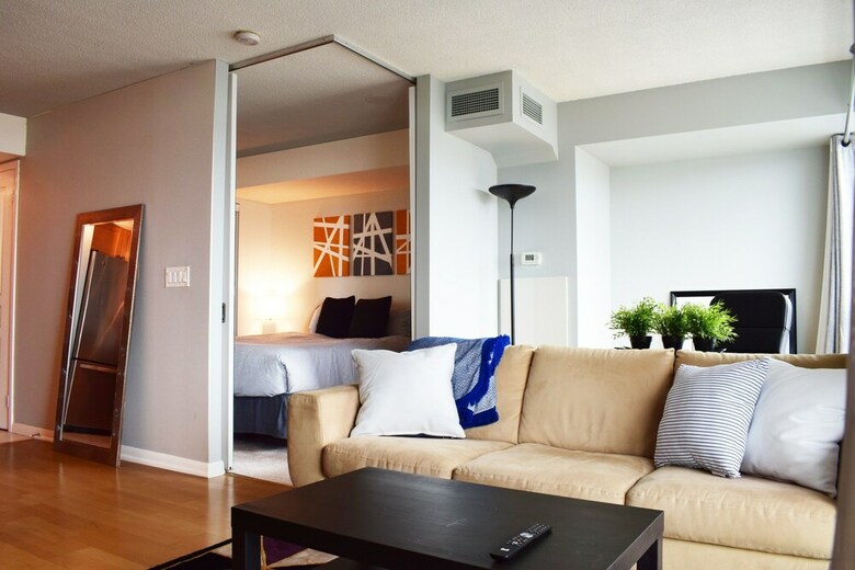 Modern High Rise 1 Bedroom In Downtown Toronto