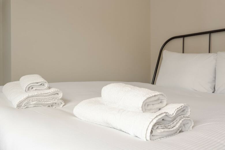 Apartamentos Spacious 1 Bedroom Flat With Garden