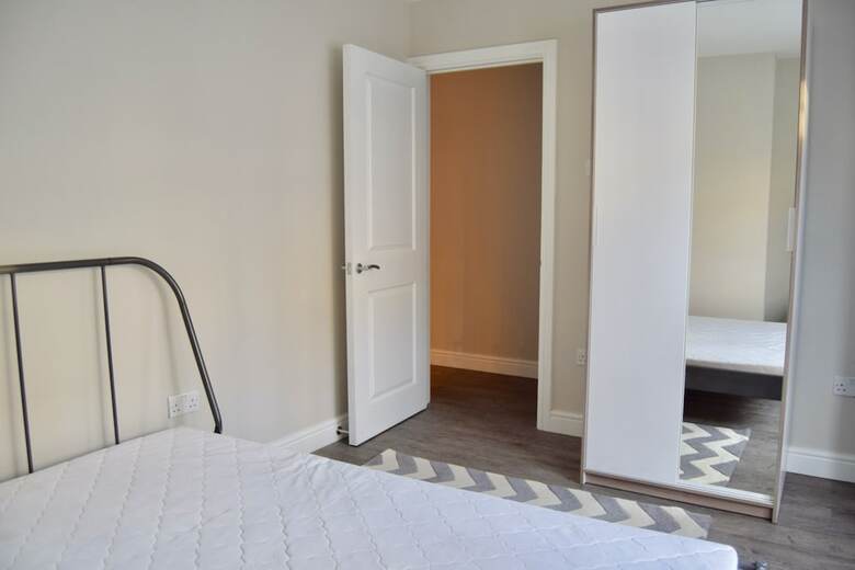 Apartamentos Spacious 1 Bedroom Flat With Garden