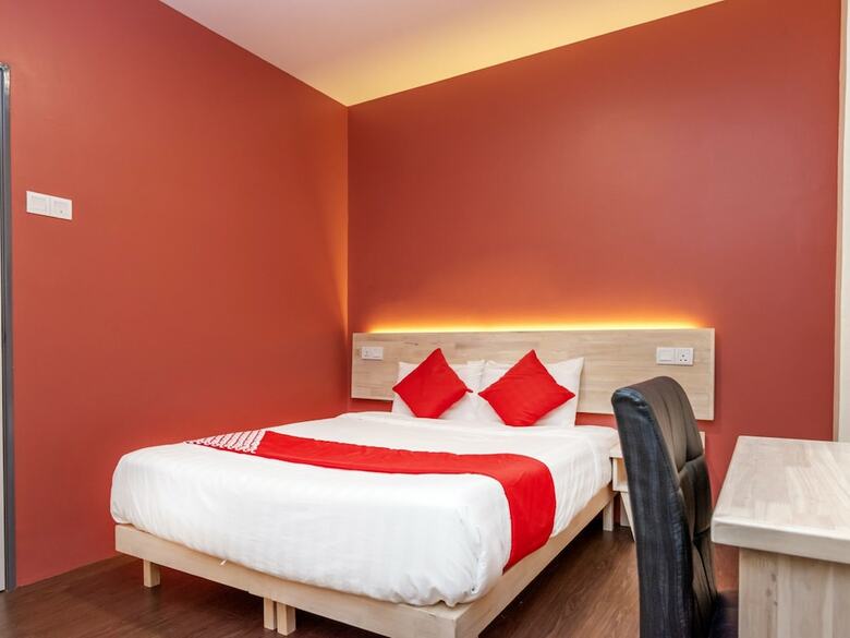 Oyo 778 Bmw 2 Hotel