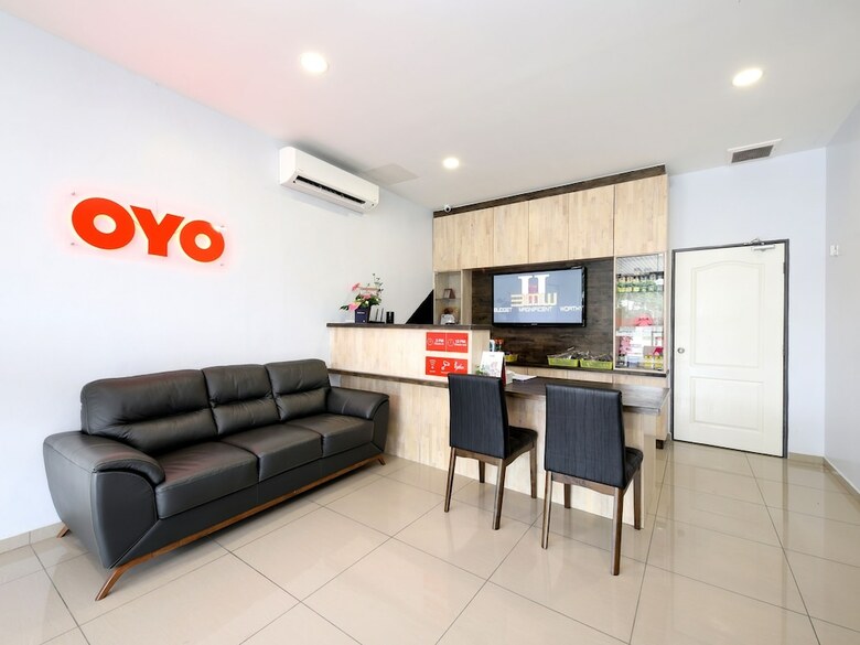 Oyo 778 Bmw 2 Hotel