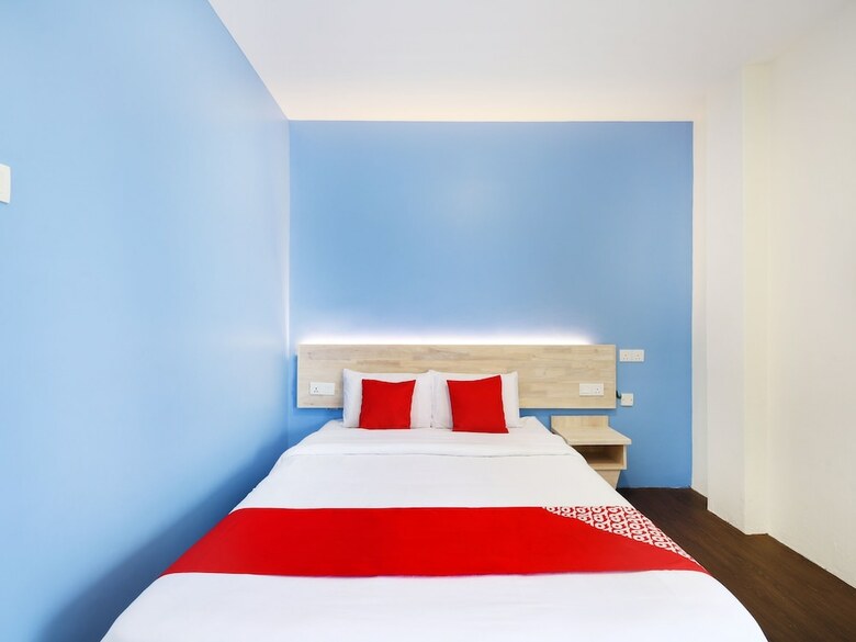 Oyo 778 Bmw 2 Hotel
