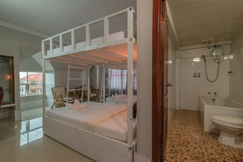 Hotel Cheata Inn