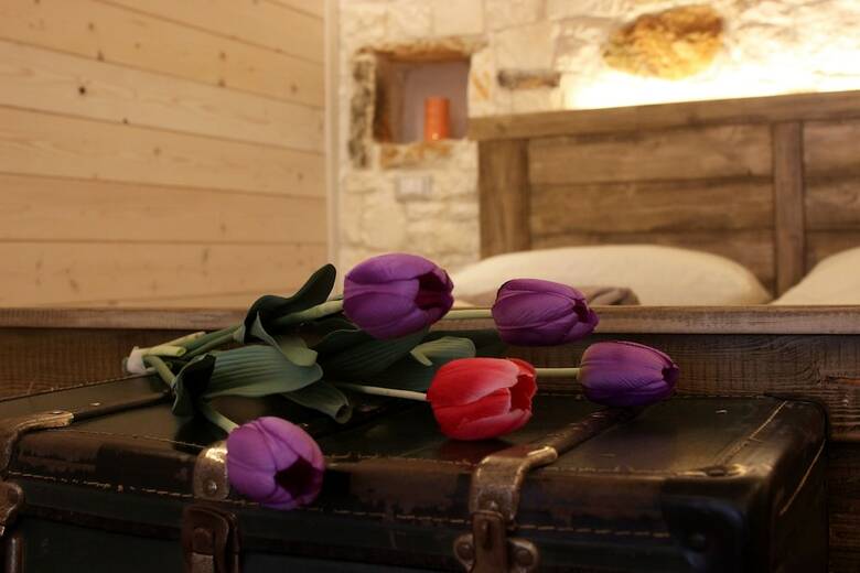 Trullo Madia With Shared Jacuzzi For A Memorable Stay In Nature And Relax
