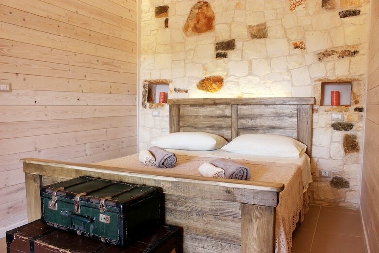 Trullo Madia With Shared Jacuzzi For A Memorable Stay In Nature And Relax