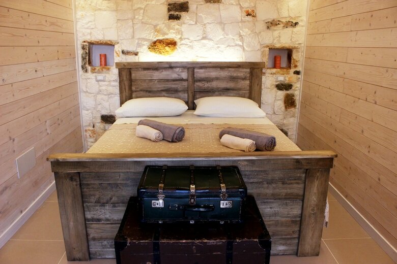 Trullo Madia With Shared Jacuzzi For A Memorable Stay In Nature And Relax
