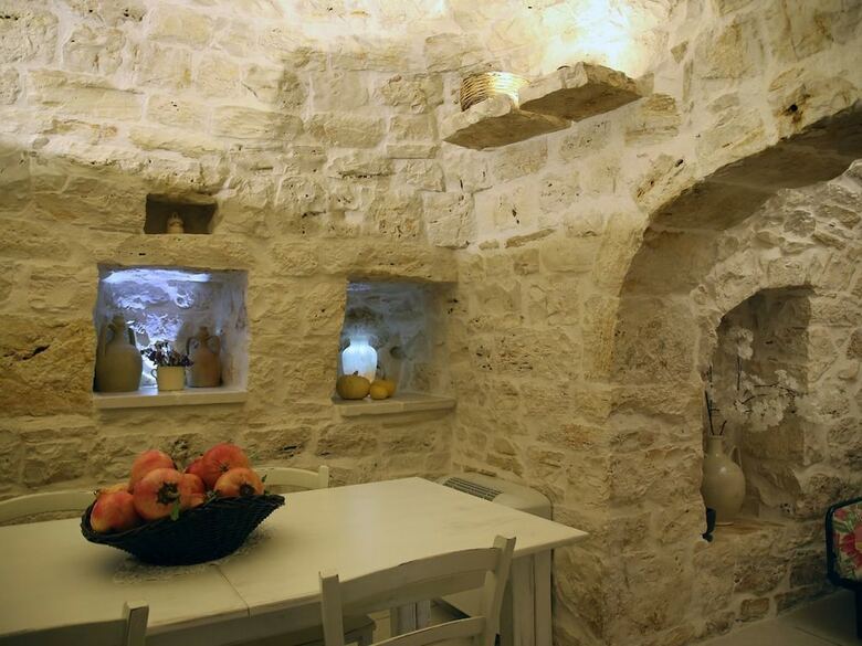 Trullo Madia With Shared Jacuzzi For A Memorable Stay In Nature And Relax