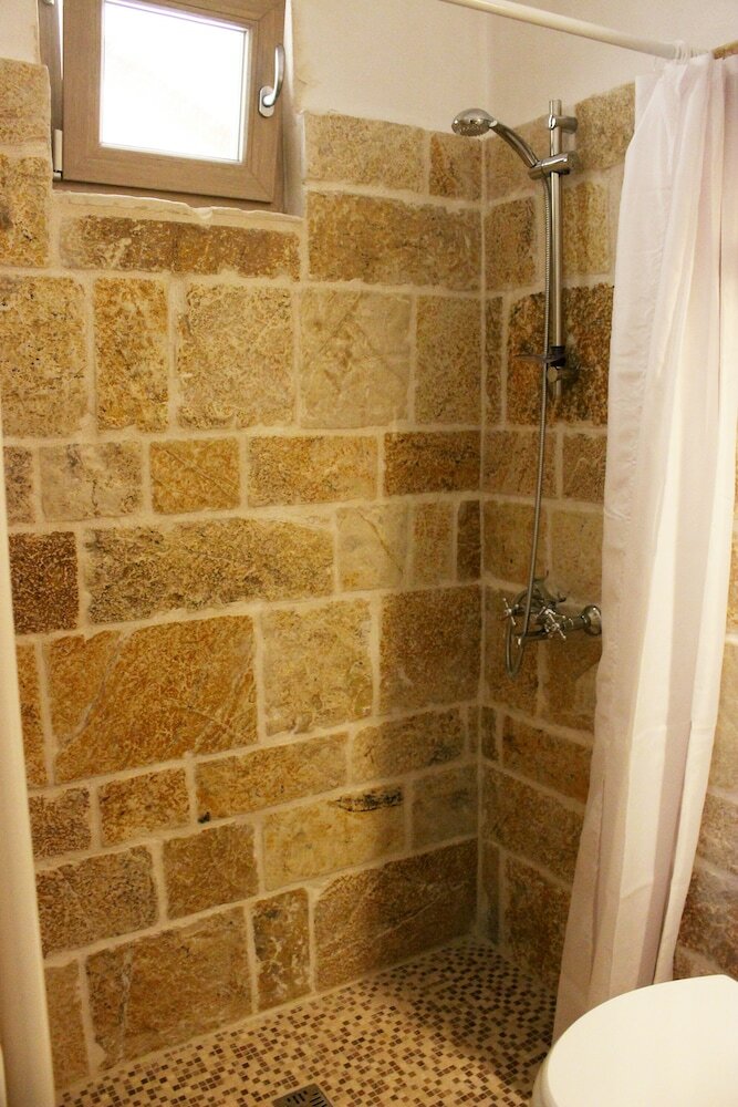 Trullo Madia With Shared Jacuzzi For A Memorable Stay In Nature And Relax