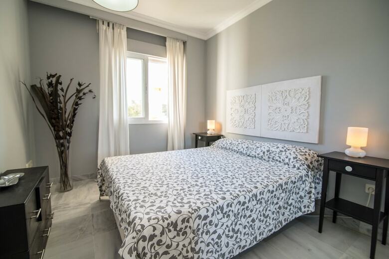 Apartamentos Letmalaga Dama de Noche