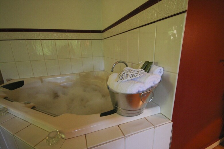 Cottages At Monreale