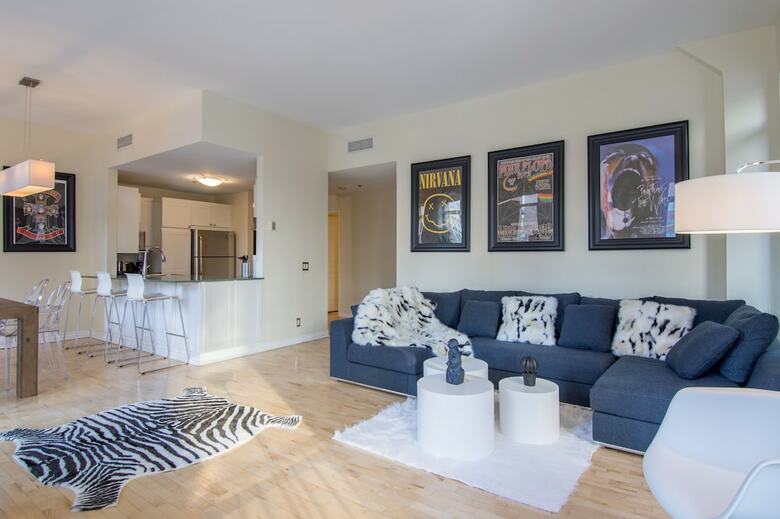 Airy Downtown Apartments By Nuage
