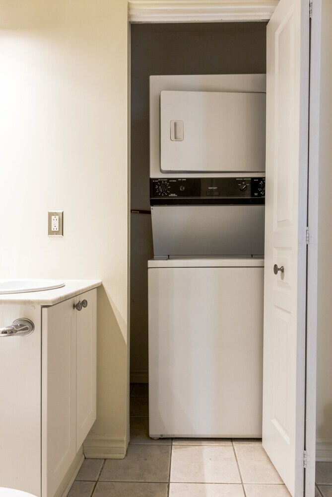 Airy Downtown Apartments By Nuage