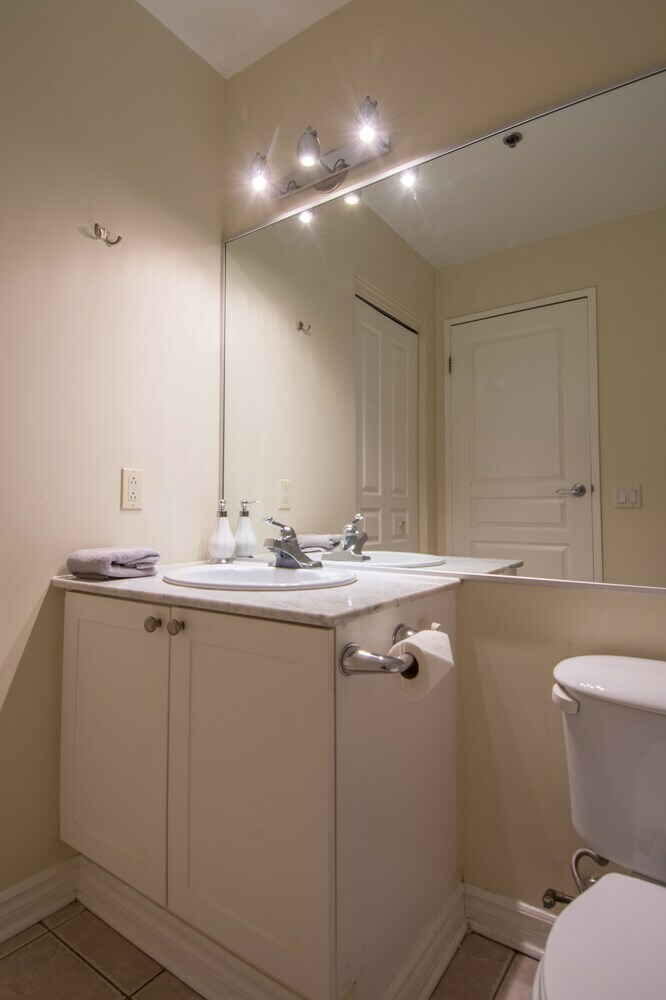 Airy Downtown Apartments By Nuage