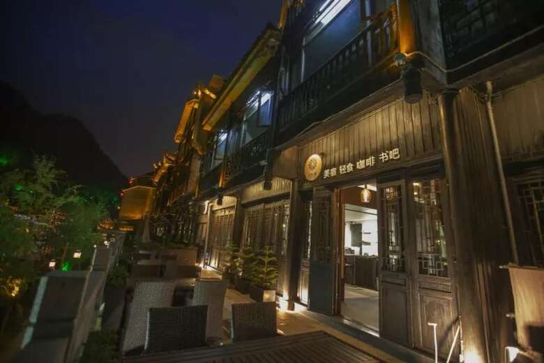 Floral Hotel Fenghuang Molan Riverview