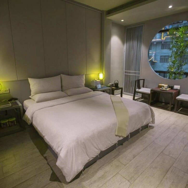 Floral Hotel Fenghuang Molan Riverview