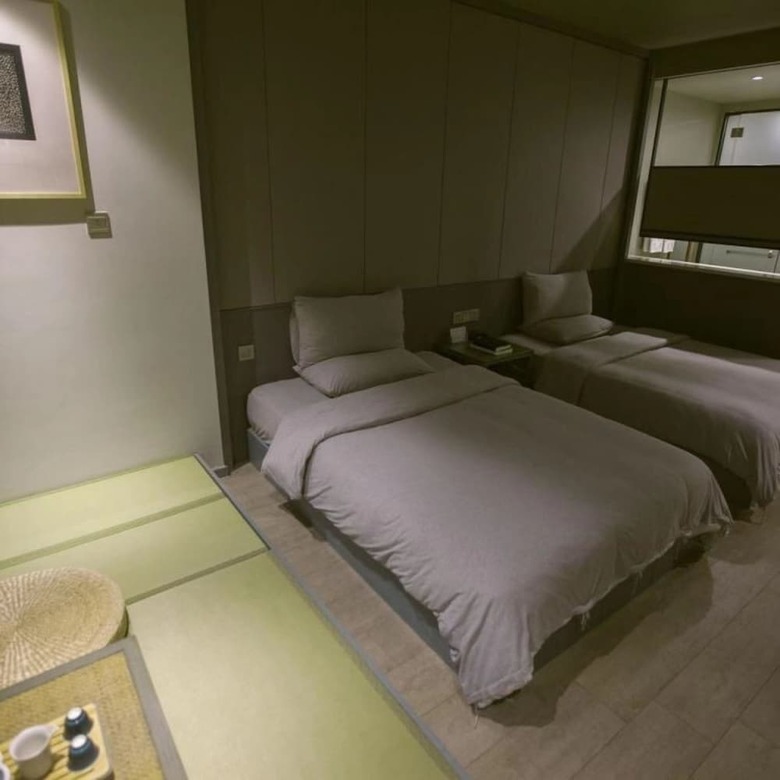 Floral Hotel Fenghuang Molan Riverview