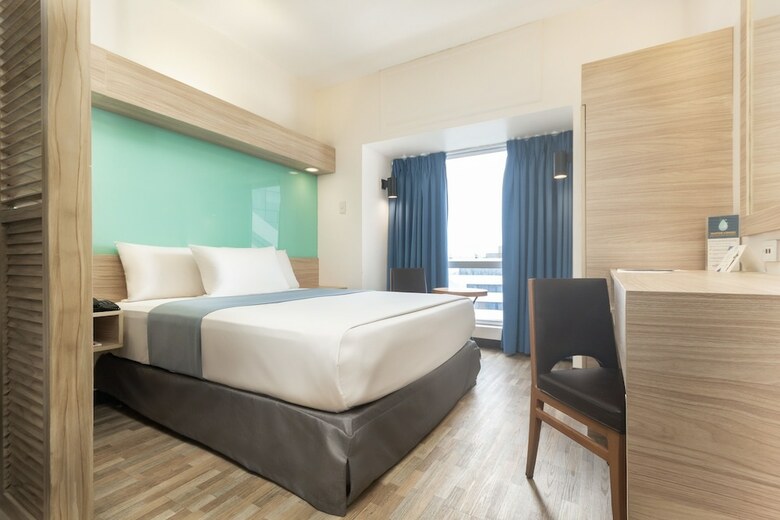 Hotel Microtel By Wyndham Mall Of Asia