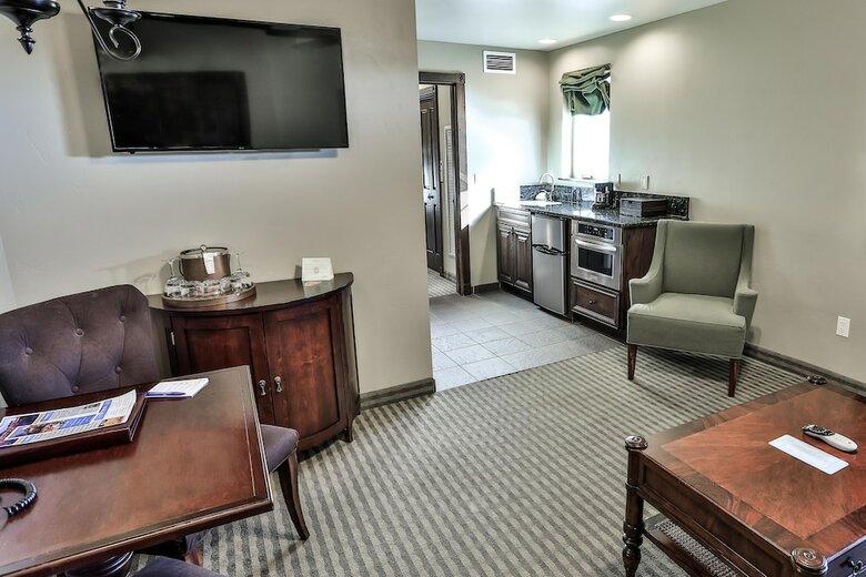 Hotel The Springs Resort & Spa