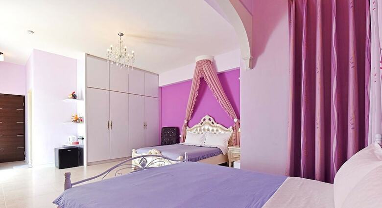 Hotel Love 3 Cubed