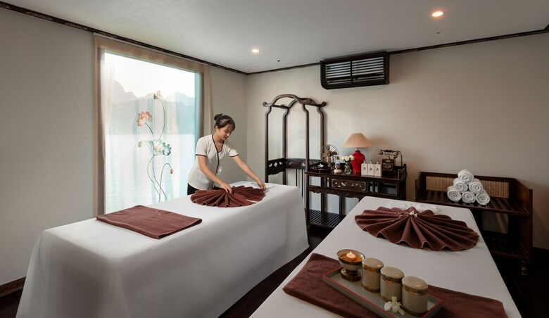 Indochine Cruise Lan Ha Bay