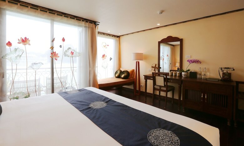 Indochine Cruise Lan Ha Bay