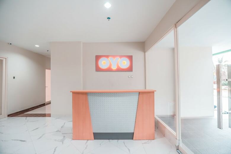 Hotel Oyo 498 Green Lake View Ciputat
