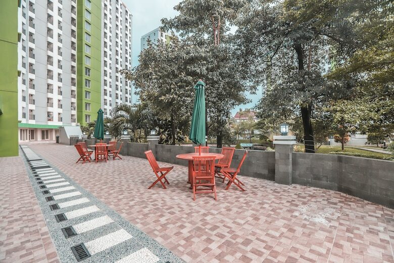 Hotel Oyo 498 Green Lake View Ciputat