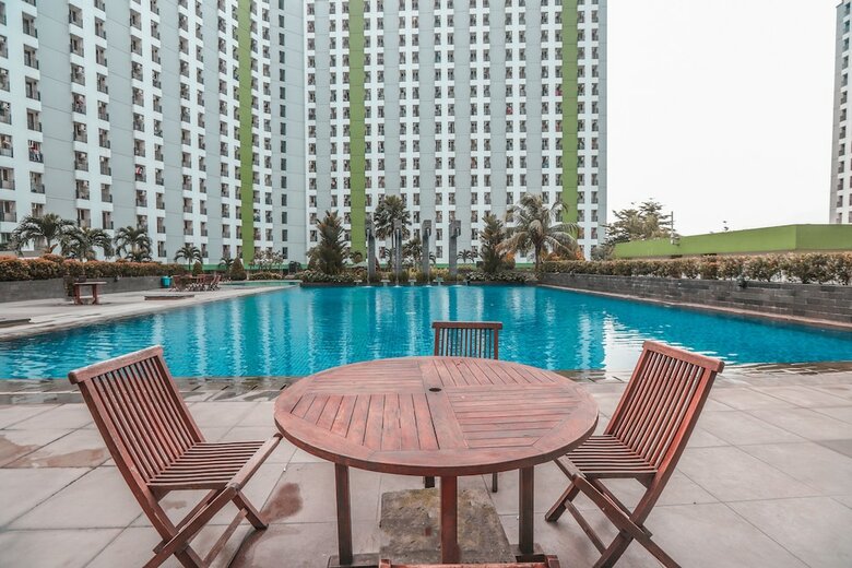 Hotel Oyo 498 Green Lake View Ciputat