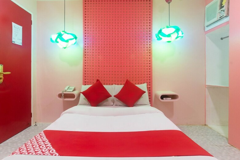 Hotel Oyo 155 Europa Breakfast And Bed