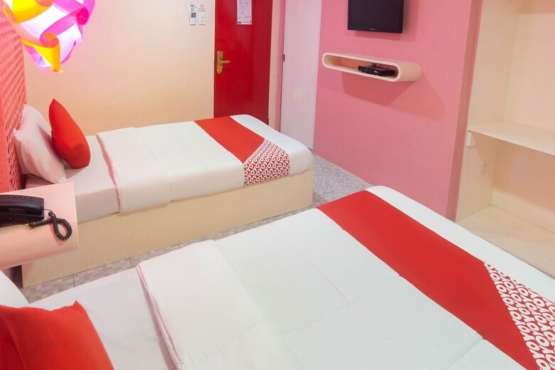 Hotel Oyo 155 Europa Breakfast And Bed