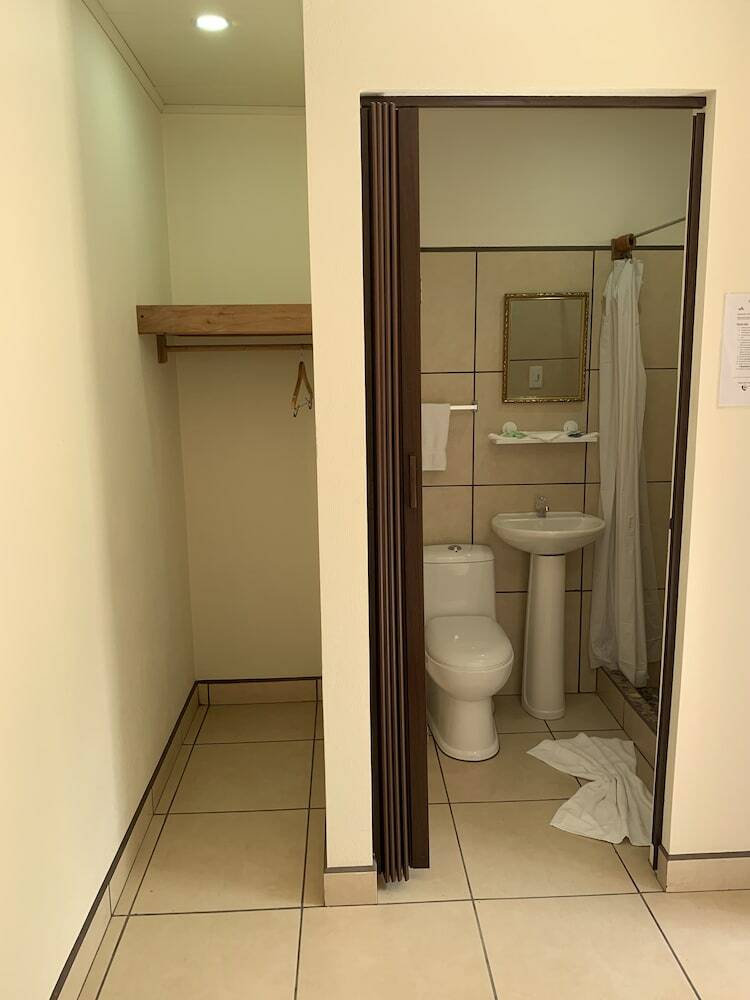 Le Petit Hotel