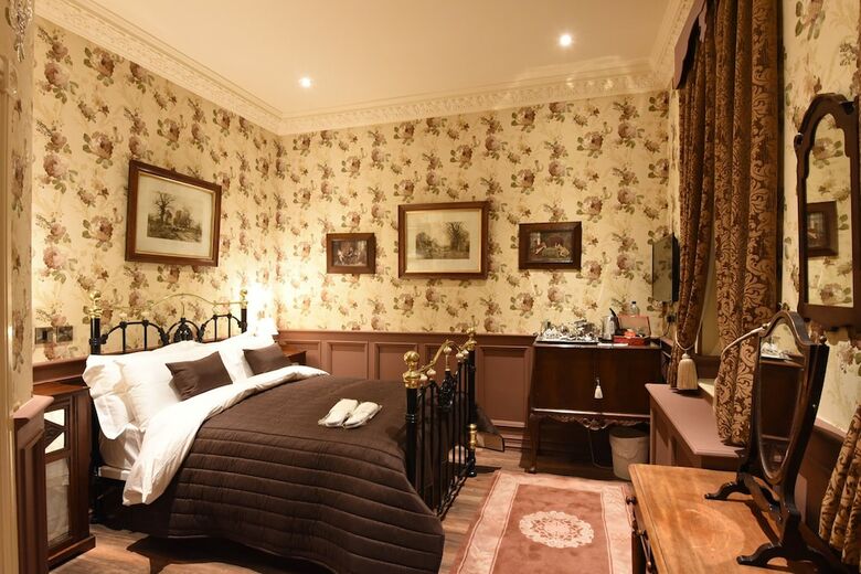 Hotel The Aston Tavern