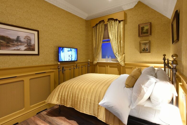 Hotel The Aston Tavern