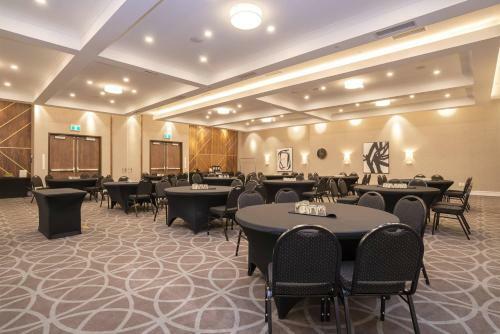 Sandman Signature Sherwood Park Hotel